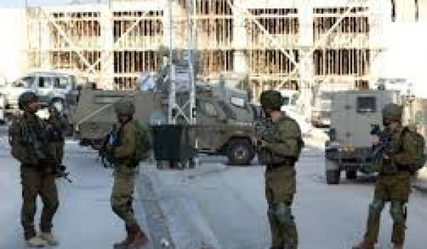 الاحتلال ينصب حاجزا عسكريا في سلوان...