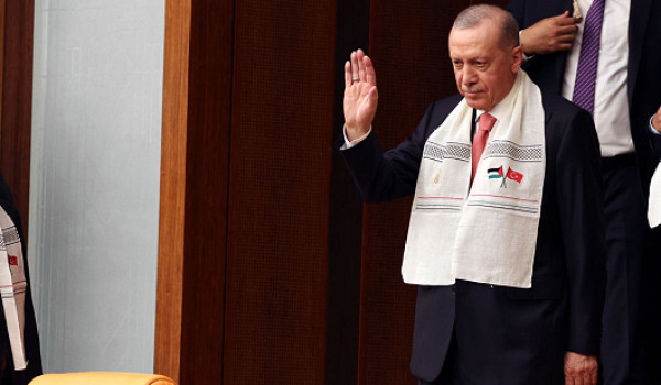 إردوغان يلتقي وفد حماس ويبحث تطورات غزة...