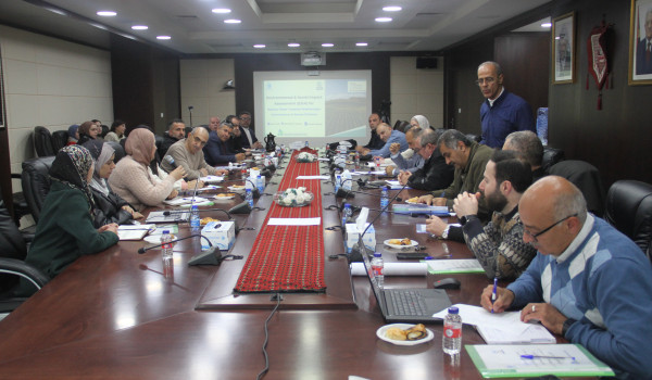 رئيس الوزراء يترأس اجتماعا لتعزيز الرقاب...