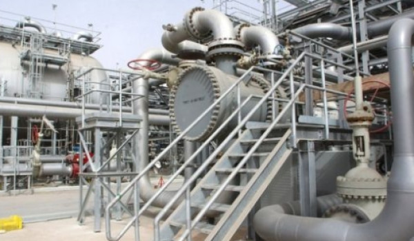 هجوم يستهدف خط أنابيب النفط السعودي الرئ...