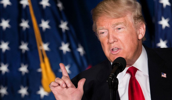 ترمب يتهم وسائل إعلام أمريكية بتزوير وثا...