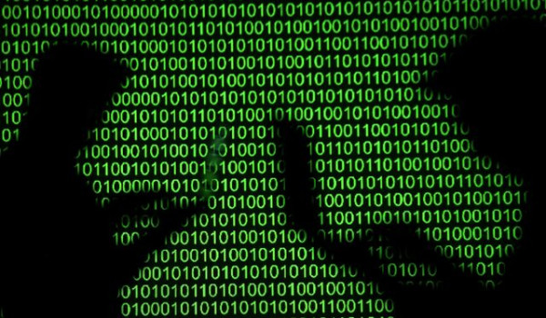 إيران تعلن اختراق هاتف رئيس الأركان الإس...