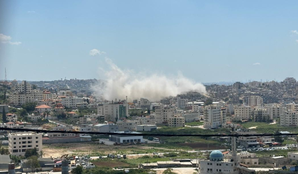 الاحتلال يفجر بناية سكنية في مخيم طولكرم...