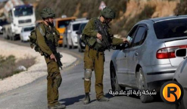 الاحتلال ينصب حاجزا عند مدخل يبرود شرق ر...
