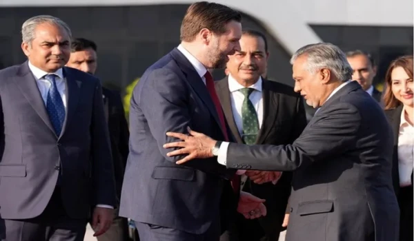 إسلام آباد تدعو واشنطن وطهران للالتزام ب...