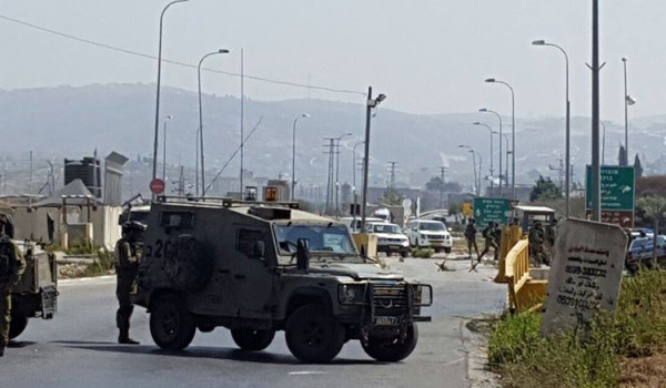 الاحتلال ينصب حاجزين عسكريين عند مدخلي ي...