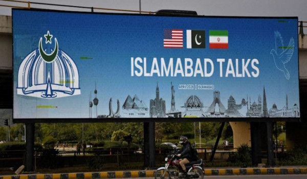 صحيفة أمريكية: ترامب رفض عرض إيران وقف أ...