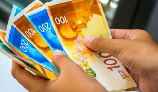 مصدر مسؤول ل PNN: جهود حكومية لصرف 50 من...