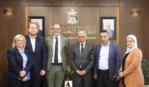 برهم يبحث مع ممثل اليونيسف مستجدات التعل...