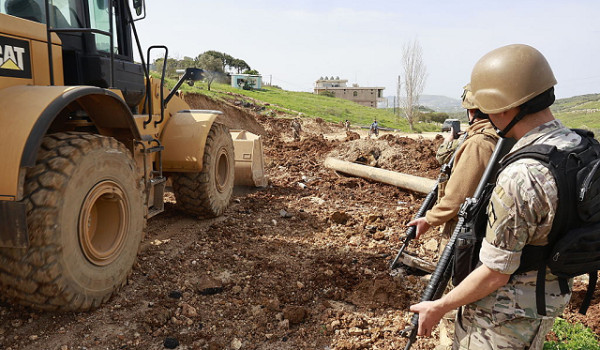 الاحتلال يخرق وقف إطلاق النار: قصف بجنوب...