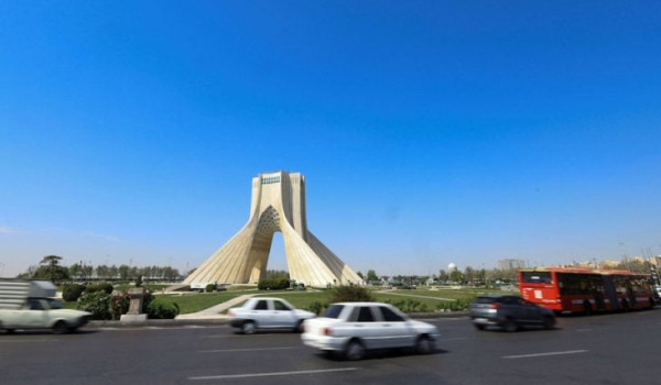 إعلام عبري: إسرائيل تتأهب لقصف منشآت الط...