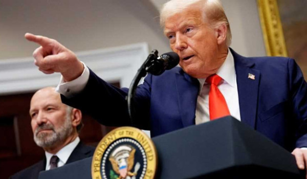 ترامب يهدد بتدمير البنية التحتية الإيران...