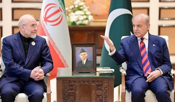 طهران ترهن إرسال وفدها لمفاوضات 