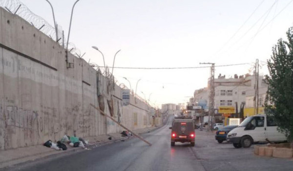 إصابة شاب في بلدة الرام ومستوطنون يشرعون...