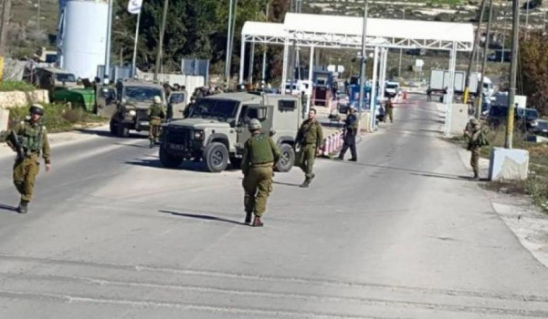 الاحتلال يغلق حاجز عين سينيا للخارجين من...