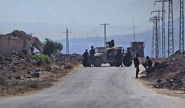 سورية: الجيش الإسرائيلي يعتقل 3 أشخاص بي...