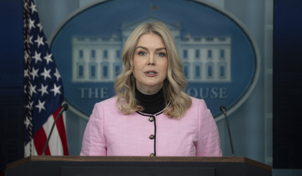 البيت الأبيض ينفي تحديد مهلة لإيران بشأن...