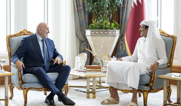أمير قطر يبحث مع وزير الدفاع الإيطالي تع...