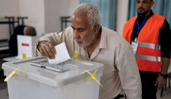 بدء التصويت بالانتخابات البلدية في الضفة...