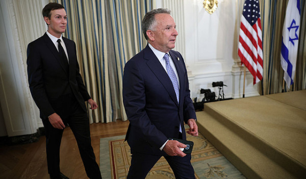 إيران ترفض اللقاء المباشر.. مبعوثا ترامب...