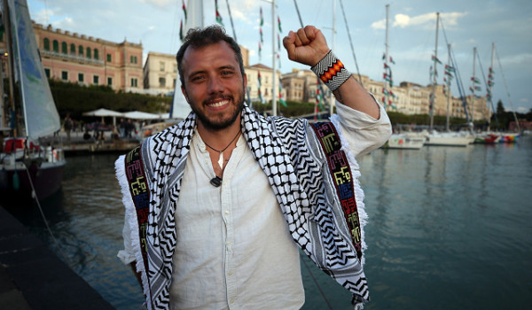 100 سفينة من إسبانيا إلى إيطاليا ثم اليو...