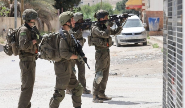 قوات الاحتلال تقتحم عدة قرى في محافظة را...