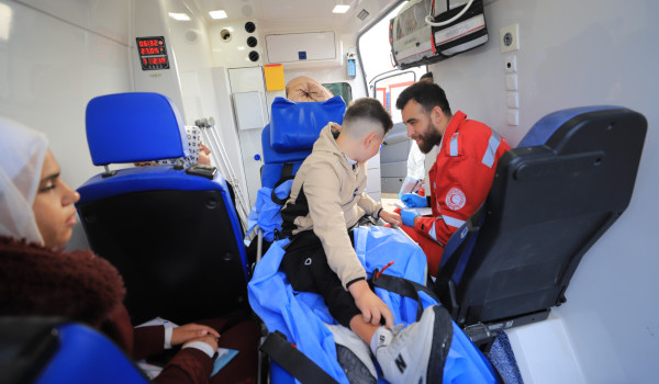 إجلاء 47 مسافرا بينهم مرضى عبر معبر رفح ...