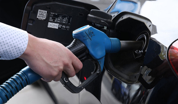 ارتفاع في أسعار الوقود مع مطلع أيار: لتر...