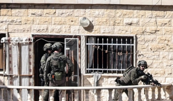 الاحتلال يحول منزلاً لثكنة عسكرية في الخ...
