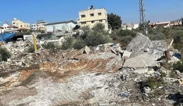 قوات الاحتلال تهدم غرفة زراعية في حوسان ...