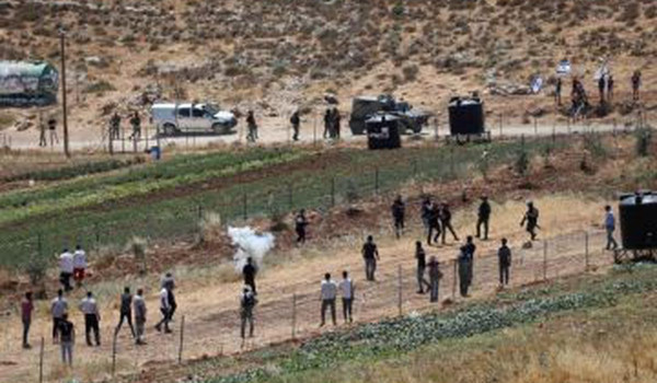 الاحتلال يشرع بتوسيع الشارع الرئيسي في ك...