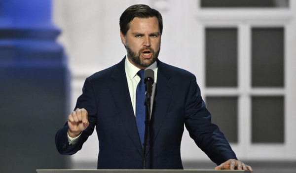 بعد محاولة استهداف ترامب.. فانس يهاجم خط...