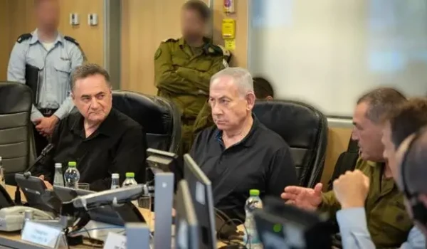 نتنياهو ووزير أمنه يعلنان ببيان مشترك اس...