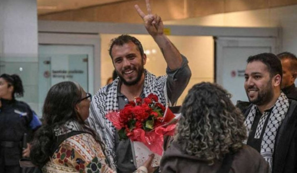 ناشط برازيلي من “أسطول الصمود” يعود لبلا...