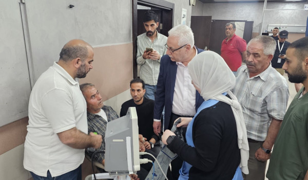وزير الصحة يتفقد قسم الطوارئ في مجمع فلس...