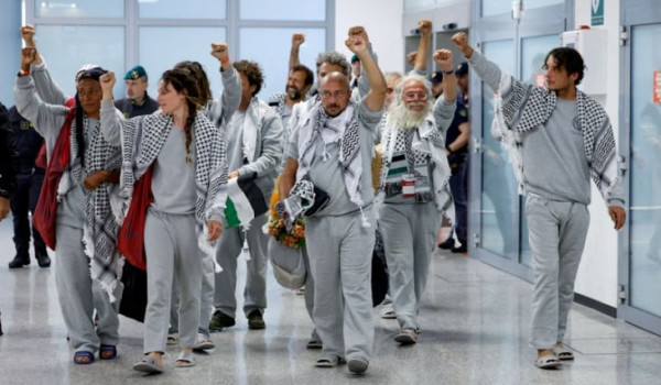 ناشط فرنسي في أسطول الصمود: أفراد في الج...