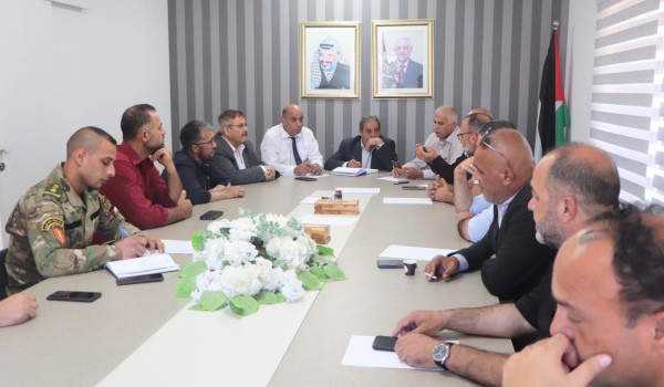 المحافظ ابو عليا يبحث مع اهالي مناطق خلا...