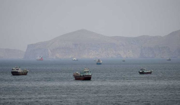 سفير إيران في موسكو: مضيق هرمز سيفتح لكن...