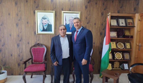 محافظ بيت لحم يستضيف السفير شادي أبو زري...