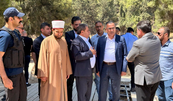 محافظ بيت لحم ووزير الأوقاف يؤكدان أهمية...