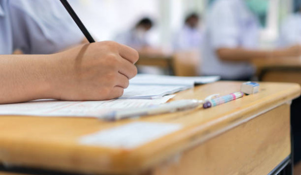 وفاة والدة طالبة من طولكرم صباح أول امتح...