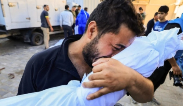 شهيدان بينهما طفلة في قصف إسرائيلي غربي ...