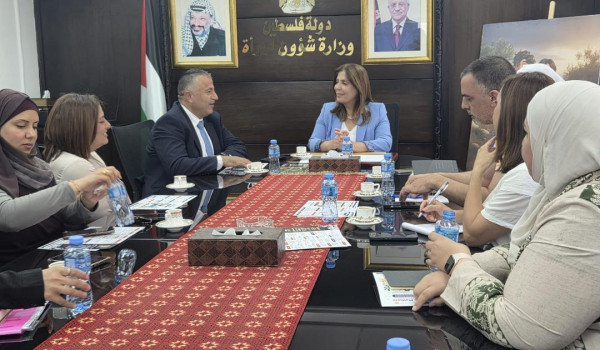 الخليلي تؤكد أهمية الشراكة مع الهيئات ال...