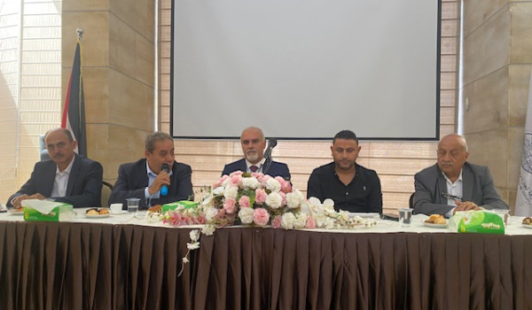 خلال لقاء بغرفة التجارية :  سليمية يسلم ...