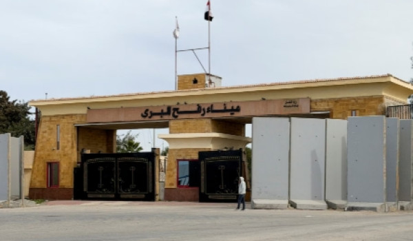 الاحتلال ينشئ قسماً للمسافرين في معبر كر...