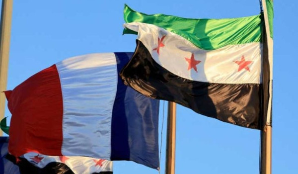 مع زيارة ماكرون.. فرنسا تعيد 23 قطعة أثر...