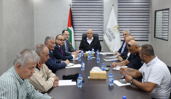وزير الداخلية يترأس اجتماع فريق الأمن ال...