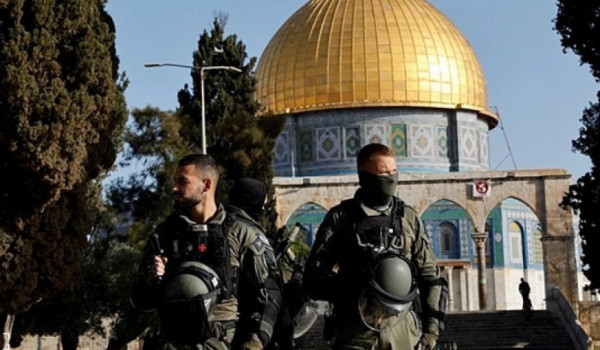 محافظة القدس: أكثر من 900 مستعمر يقتحمون...