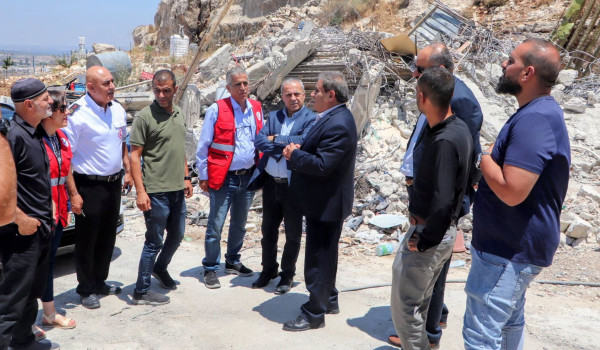 المحافظ أبو عليا يتفقد موقع هدم منازل في...