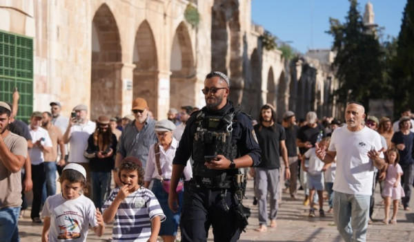أكثر من 4200 مستوطن يقتحمون المسجد الأقص...